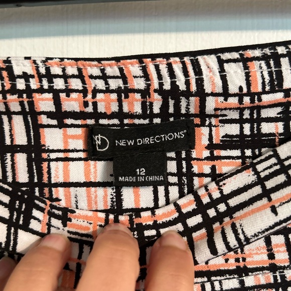 New Directions Bermuda Shorts, Women’s 12 - Picture 2 of 4